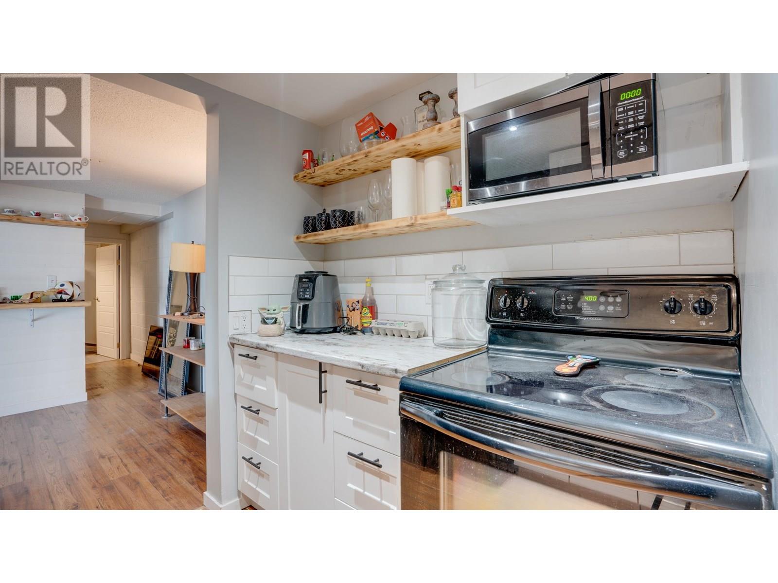 8700 Lakeview Drive, Coldstream, British Columbia  V1B 1W3 - Photo 28 - 10351977