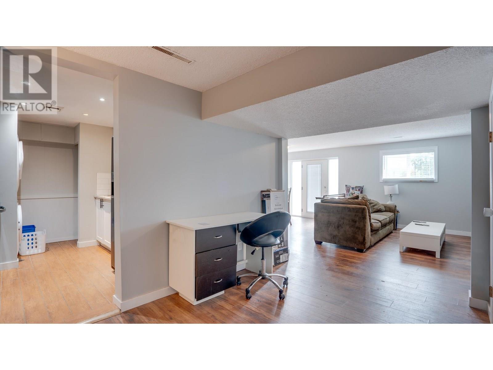 8700 Lakeview Drive, Coldstream, British Columbia  V1B 1W3 - Photo 29 - 10351977