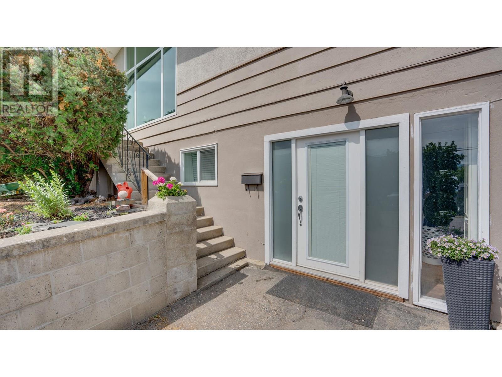 8700 Lakeview Drive, Coldstream, British Columbia  V1B 1W3 - Photo 38 - 10351977