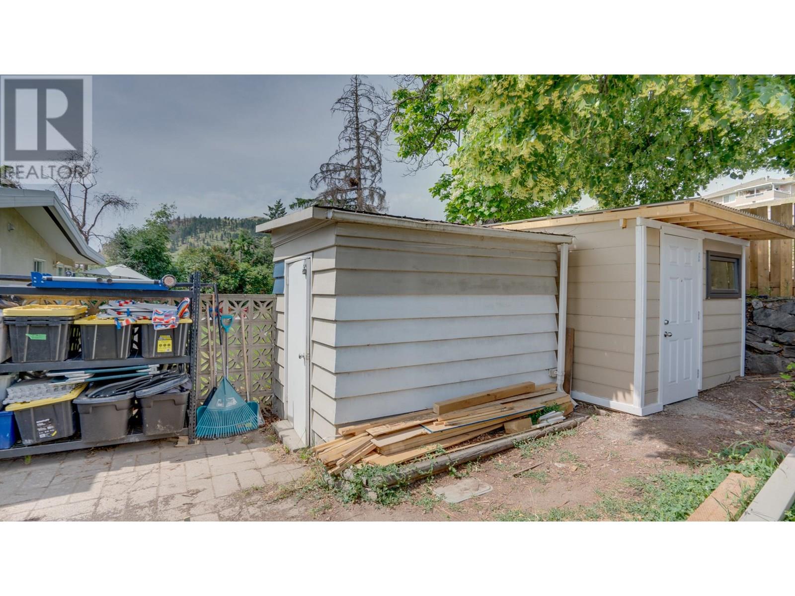 8700 Lakeview Drive, Coldstream, British Columbia  V1B 1W3 - Photo 40 - 10351977