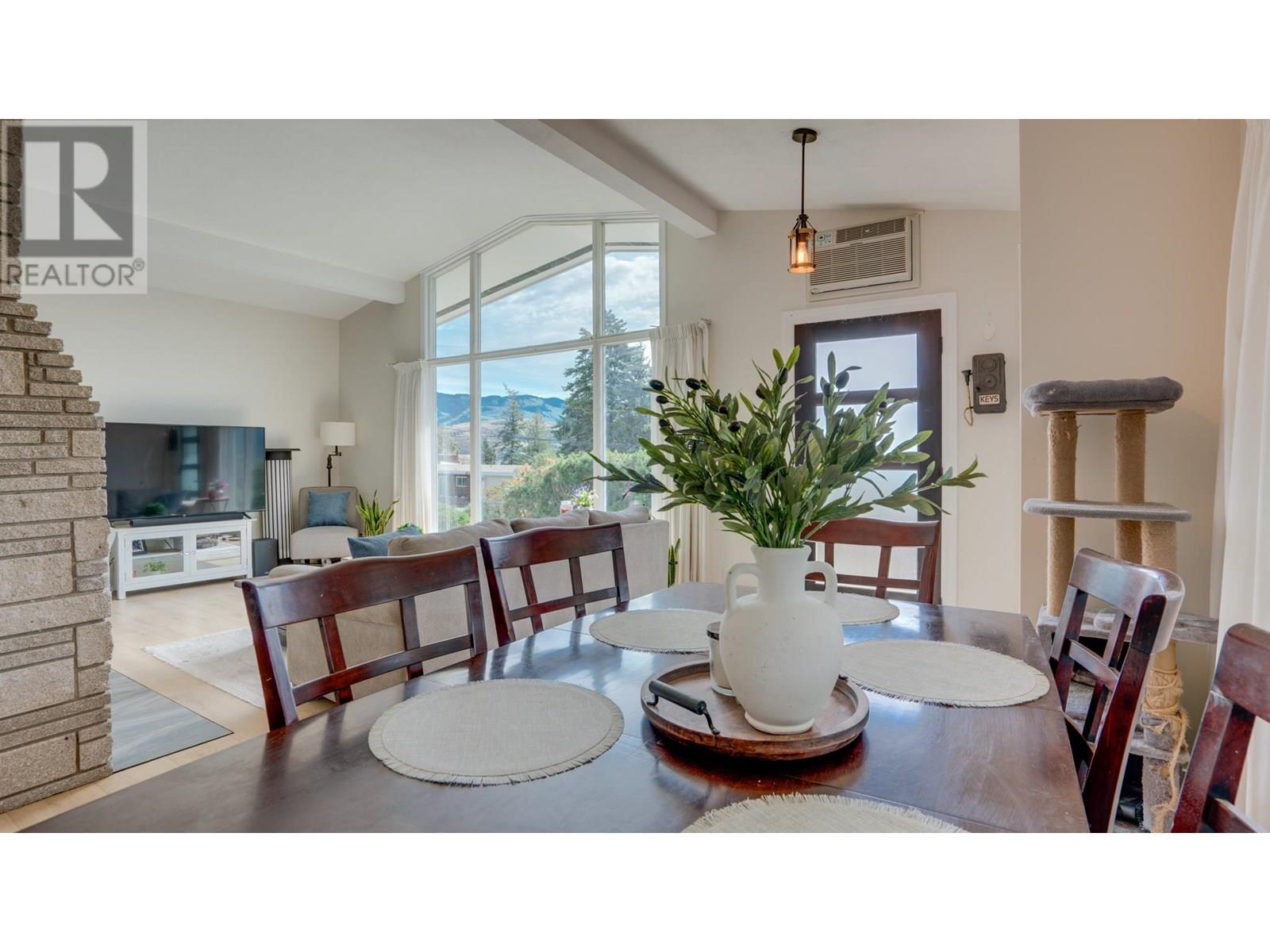 8700 Lakeview Drive, Coldstream, British Columbia  V1B 1W3 - Photo 6 - 10351977