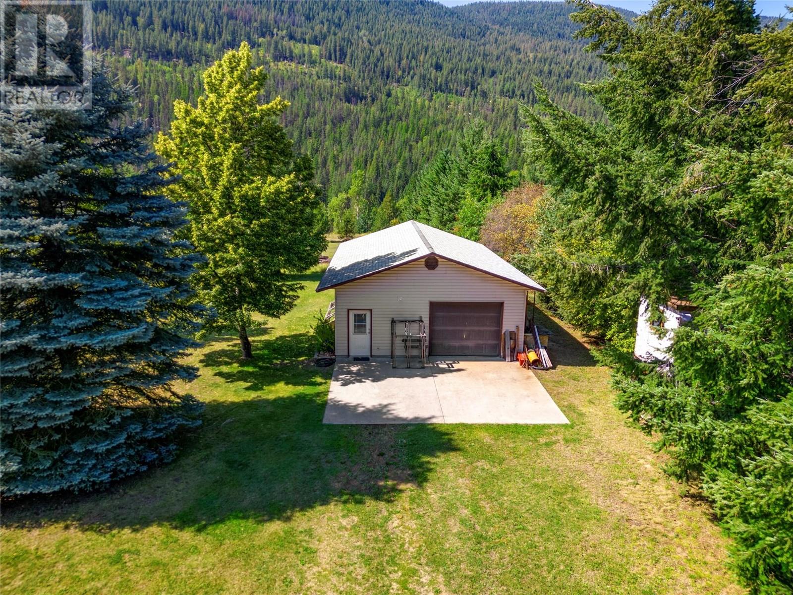 1802 Pass Creek Road, Castlegar, British Columbia  V1N 4S6 - Photo 10 - 10352151