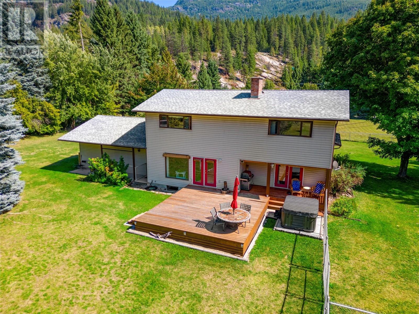 1802 Pass Creek Road, Castlegar, British Columbia  V1N 4S6 - Photo 15 - 10352151