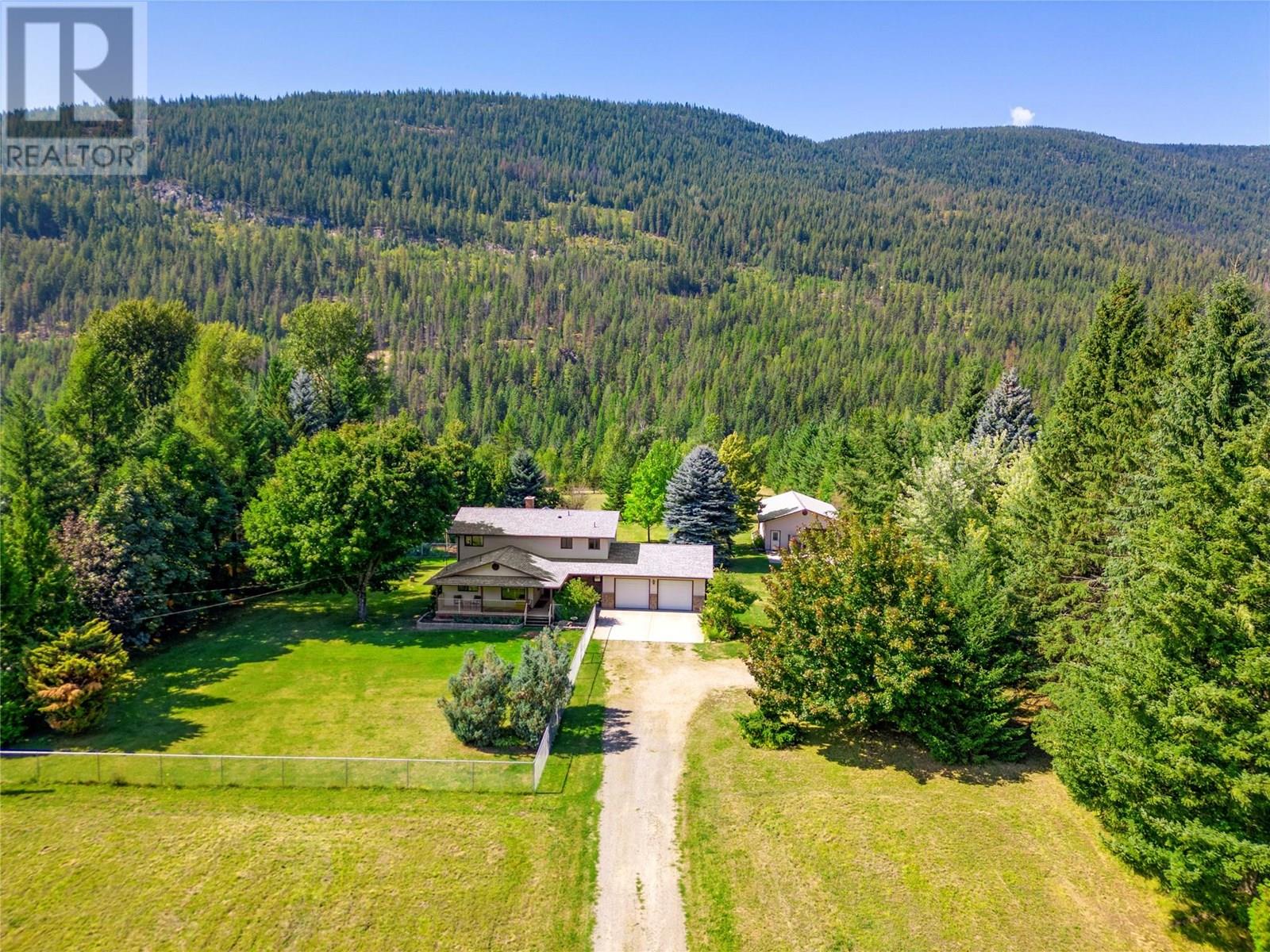 1802 Pass Creek Road, Castlegar, British Columbia  V1N 4S6 - Photo 2 - 10352151