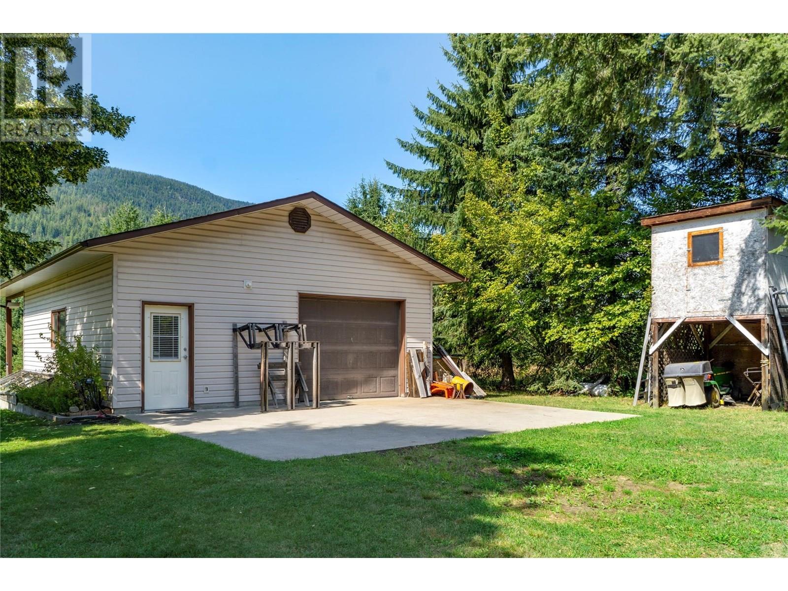 1802 Pass Creek Road, Castlegar, British Columbia  V1N 4S6 - Photo 22 - 10352151