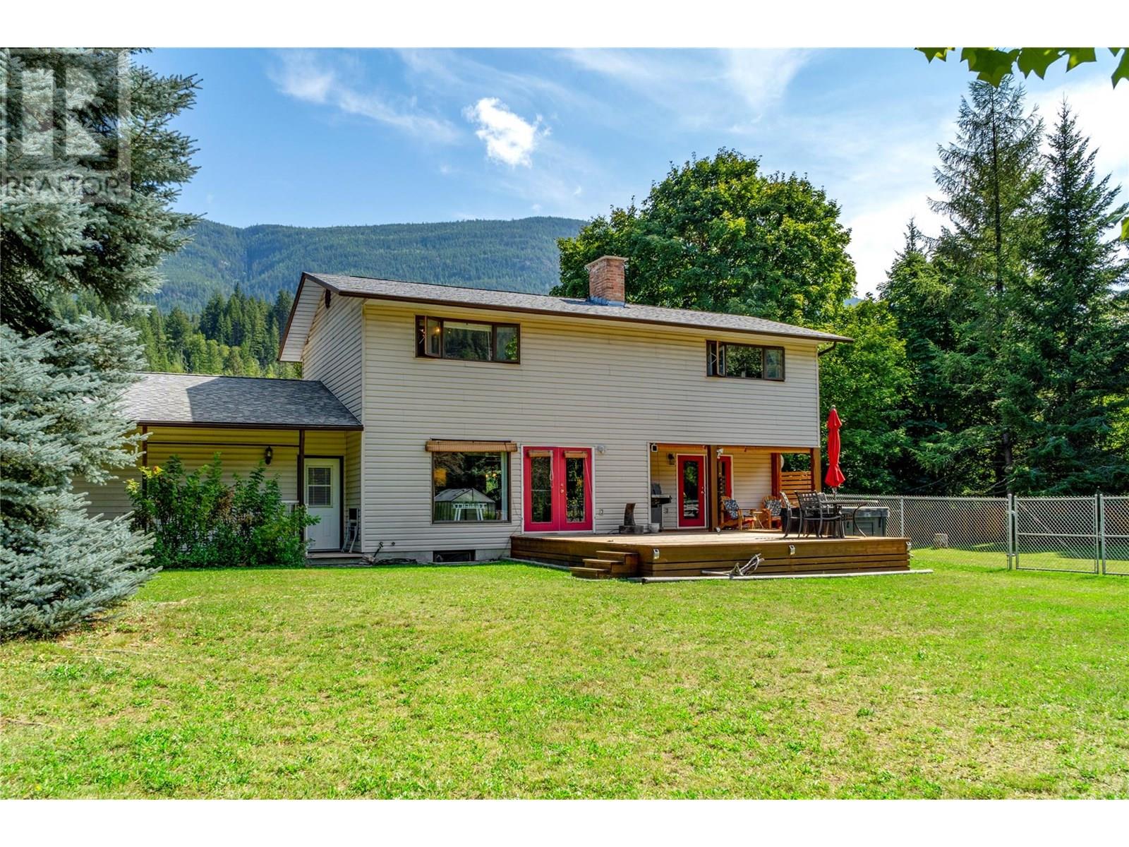 1802 Pass Creek Road, Castlegar, British Columbia  V1N 4S6 - Photo 24 - 10352151