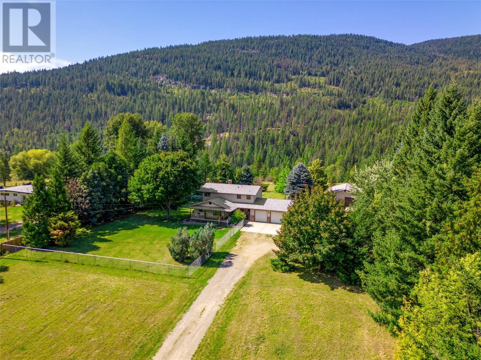 1802 Pass Creek Road, Castlegar, British Columbia  V1N 4S6 - Photo 3 - 10352151