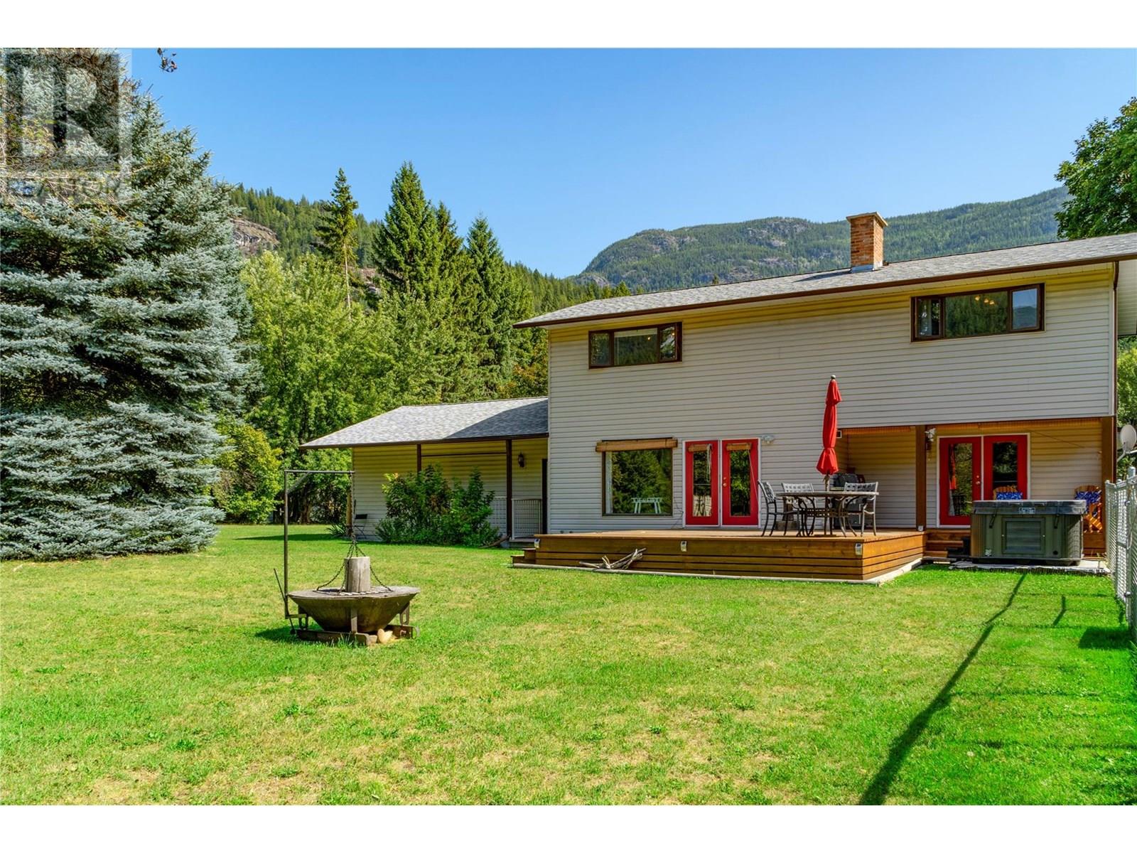 1802 Pass Creek Road, Castlegar, British Columbia  V1N 4S6 - Photo 31 - 10352151