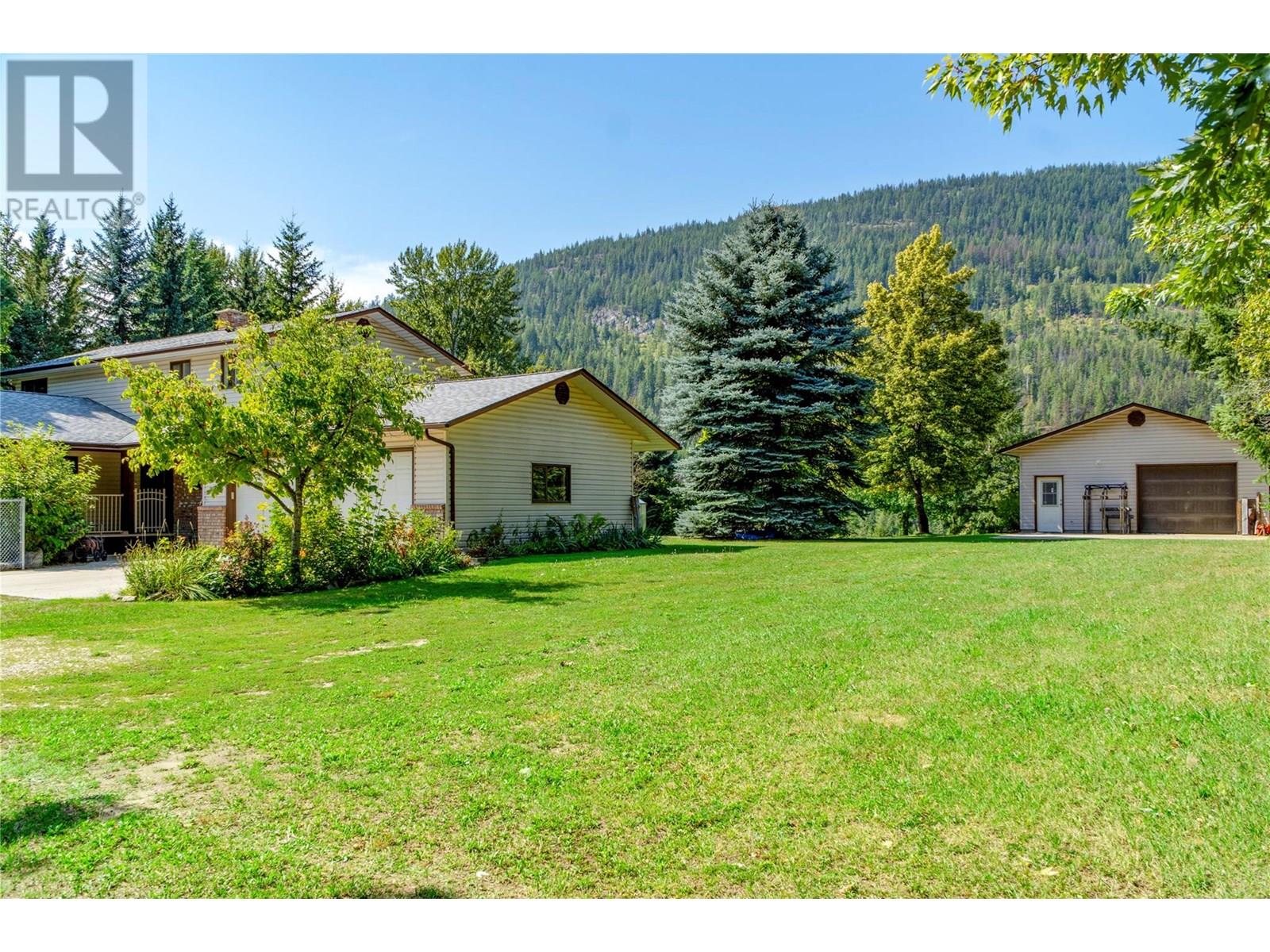 1802 Pass Creek Road, Castlegar, British Columbia  V1N 4S6 - Photo 36 - 10352151