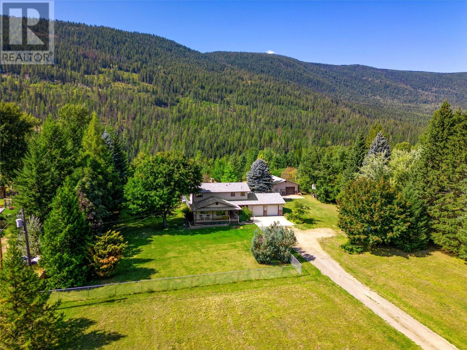 1802 Pass Creek Road, Castlegar, British Columbia  V1N 4S6 - Photo 4 - 10352151