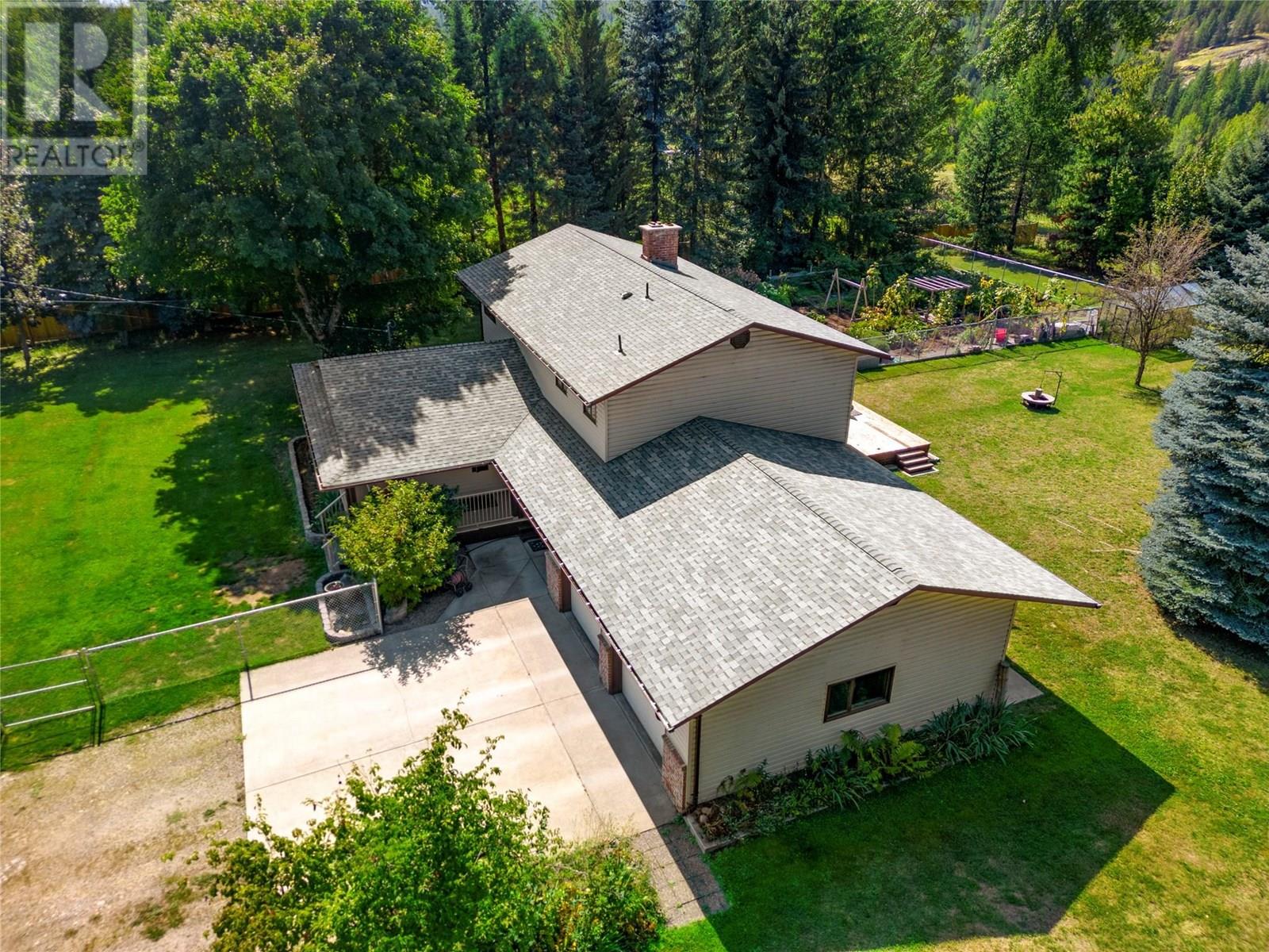 1802 Pass Creek Road, Castlegar, British Columbia  V1N 4S6 - Photo 9 - 10352151