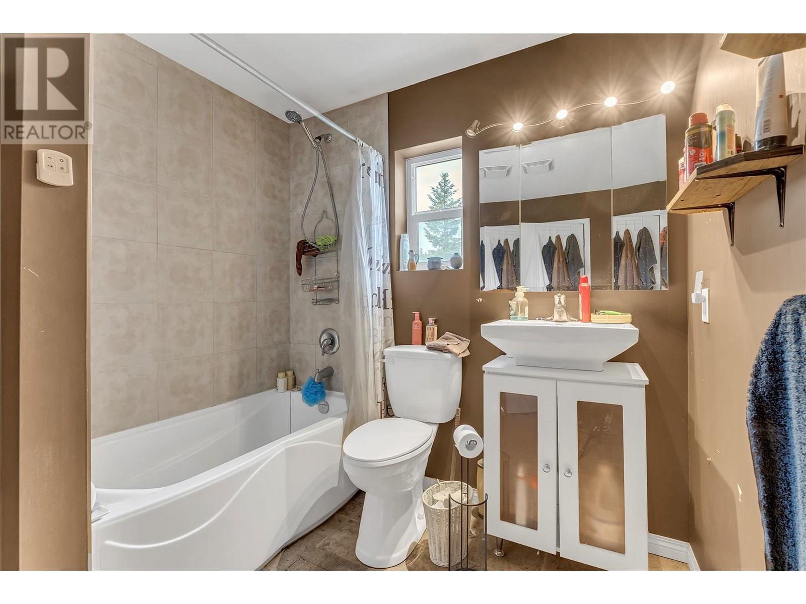 3803 Mclean Creek Road, Okanagan Falls, British Columbia  V0H 1R1 - Photo 43 - 10352124