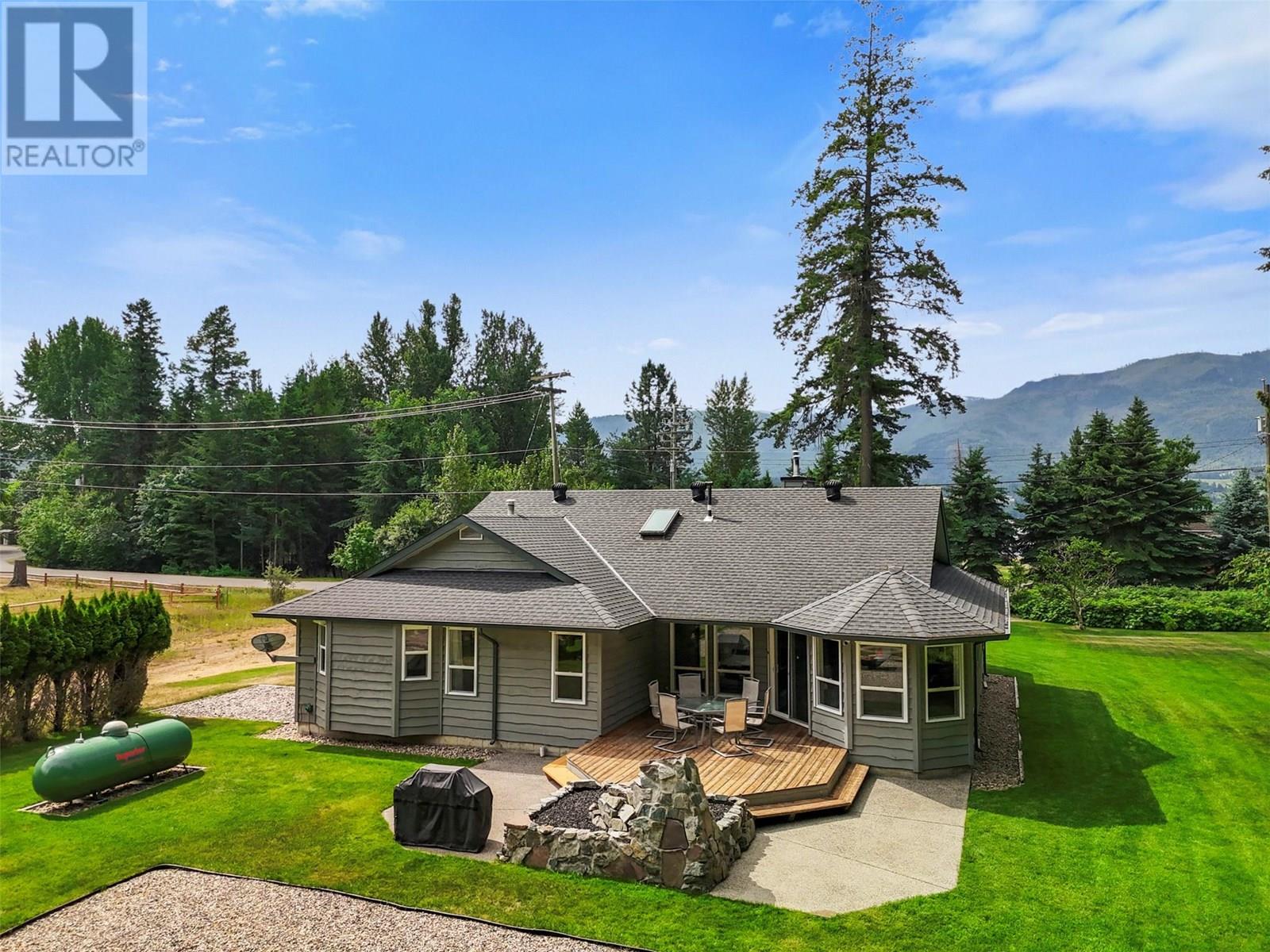 3789 Zinck Road, Scotch Creek, British Columbia  V0E 1M5 - Photo 3 - 10351895