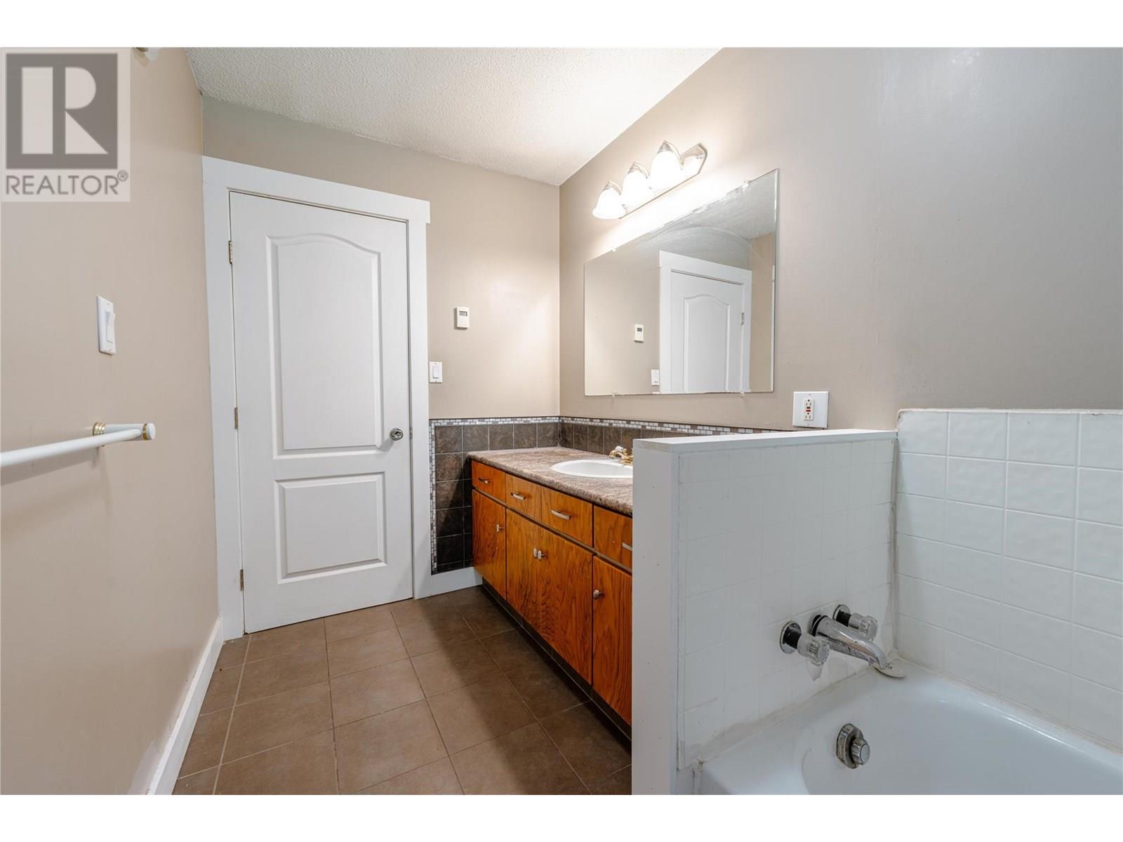 1557 Nichol Road, Revelstoke, British Columbia  V0E 2S1 - Photo 22 - 10351445