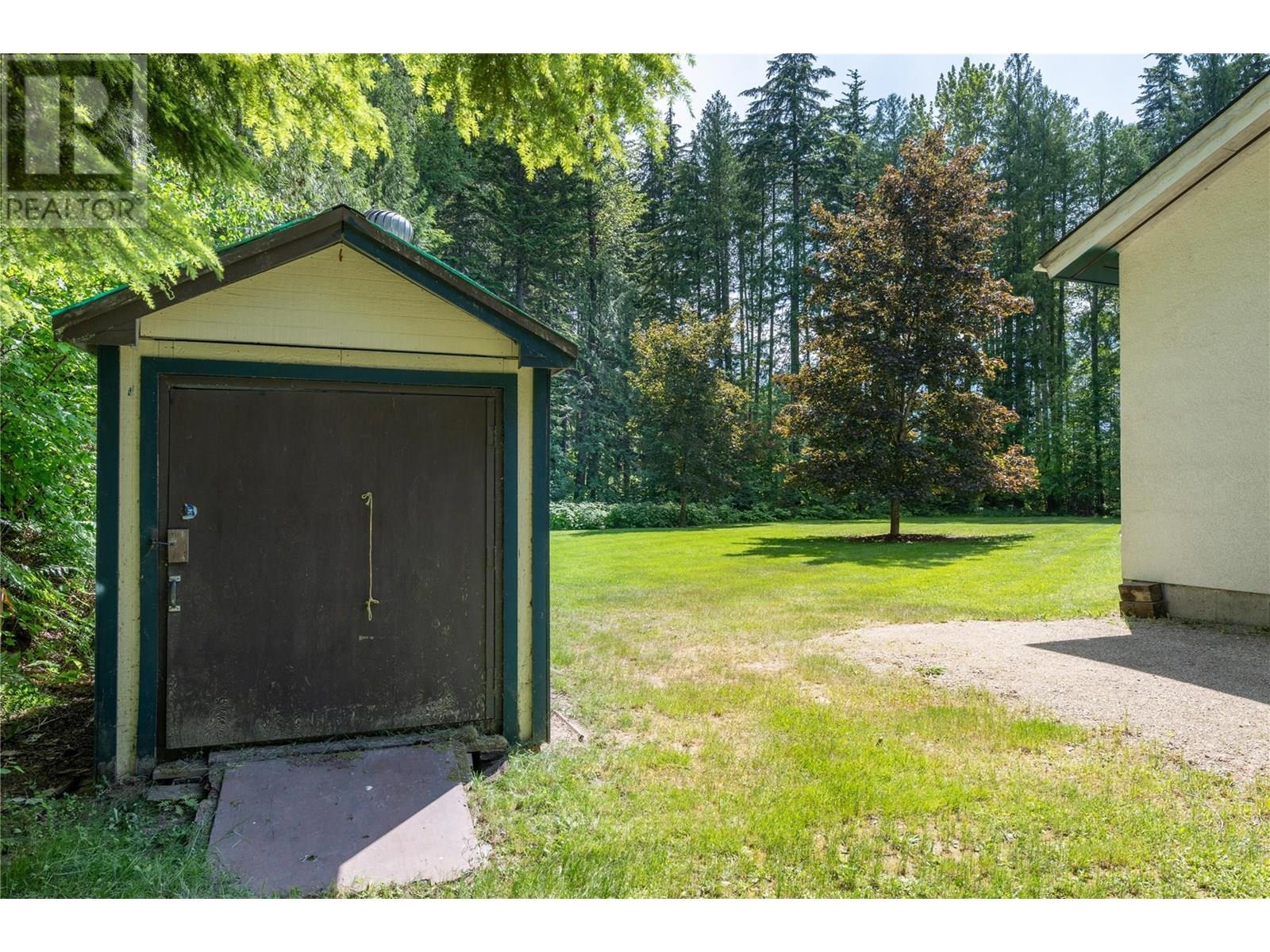 1557 Nichol Road, Revelstoke, British Columbia  V0E 2S1 - Photo 34 - 10351445