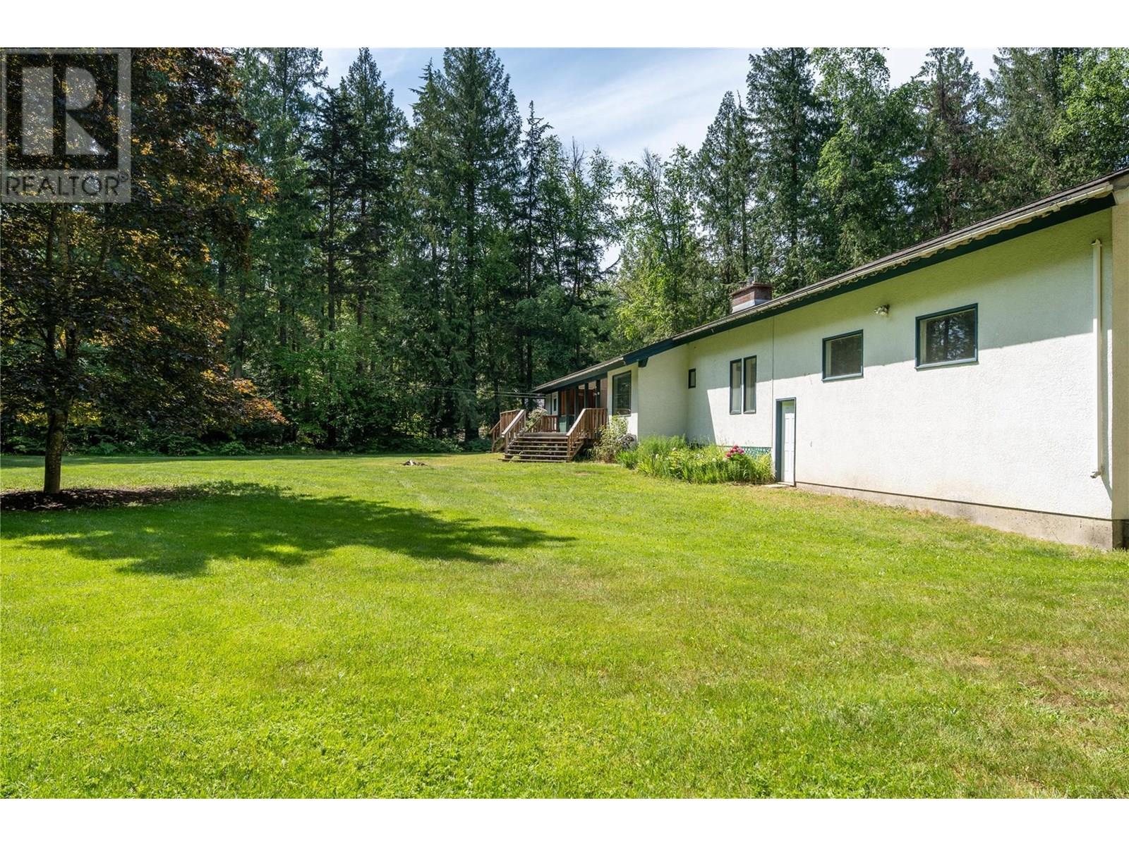 1557 Nichol Road, Revelstoke, British Columbia  V0E 2S1 - Photo 35 - 10351445