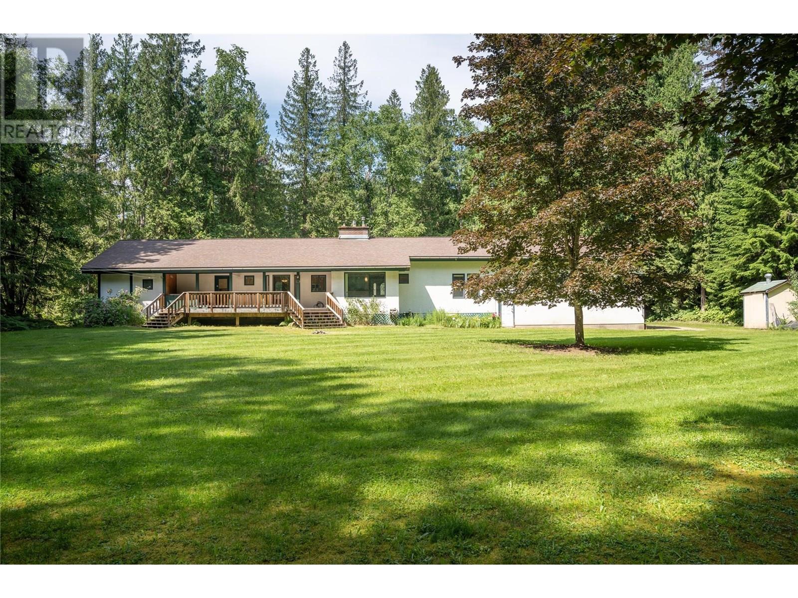 1557 Nichol Road, Revelstoke, British Columbia  V0E 2S1 - Photo 6 - 10351445