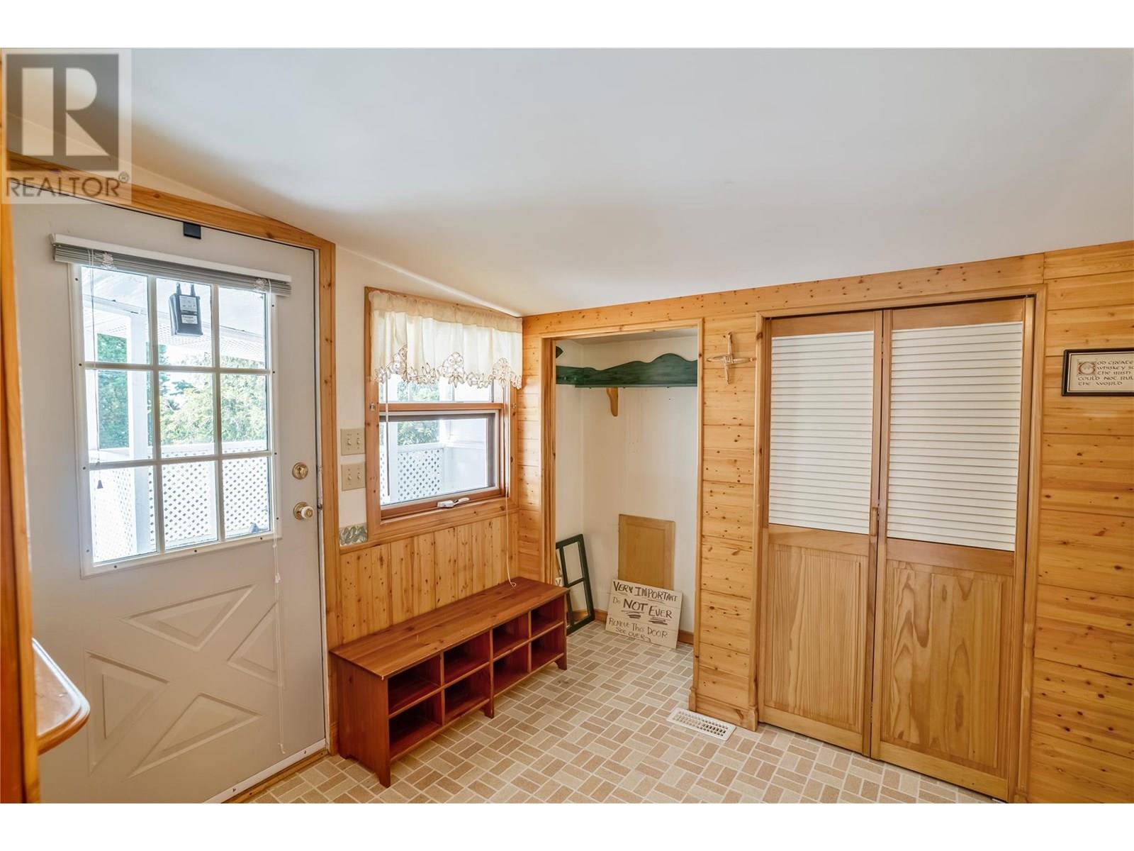 6641 Gibbs Road, Vernon, British Columbia  V1B 3T2 - Photo 13 - 10351754
