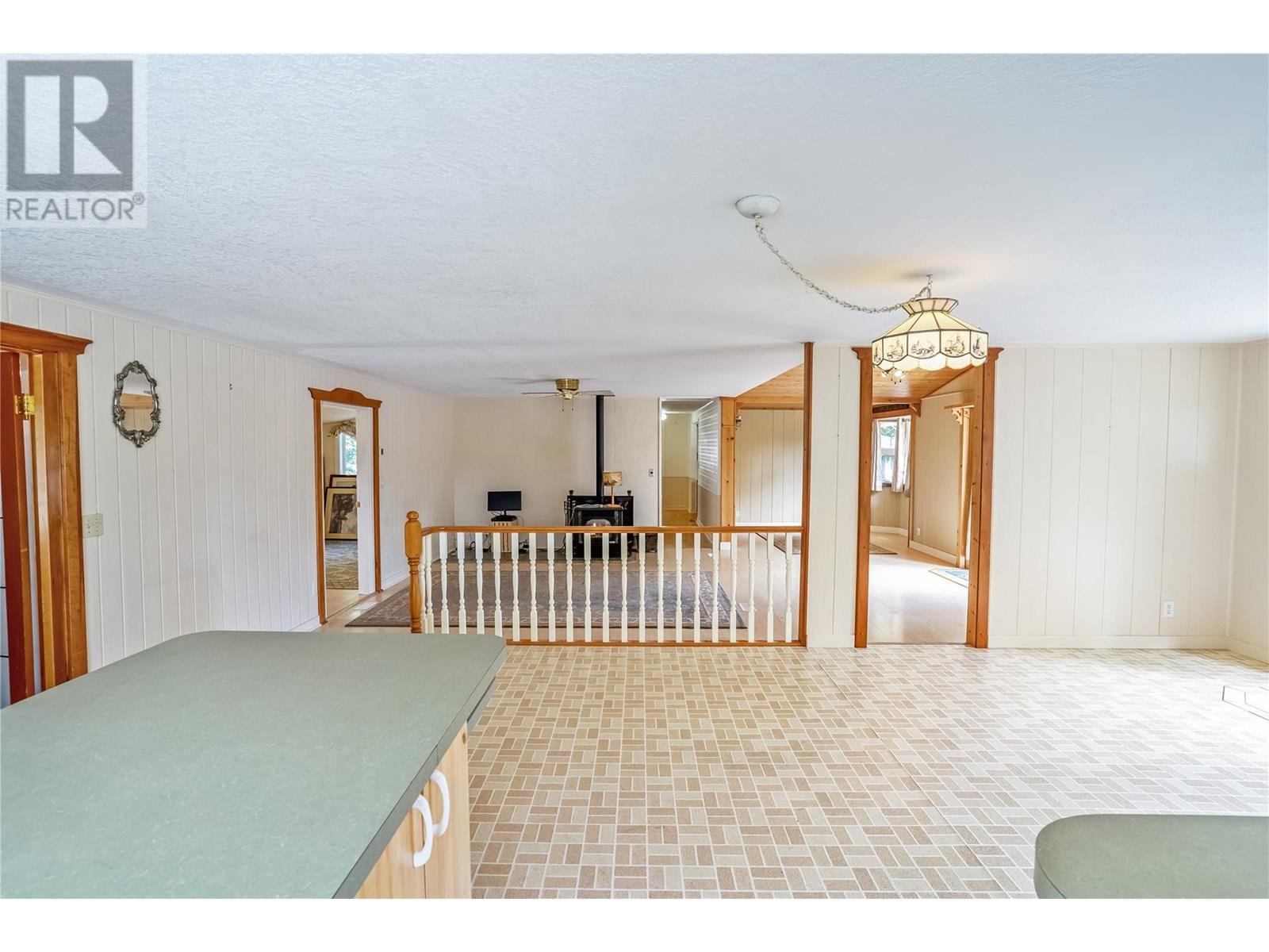 6641 Gibbs Road, Vernon, British Columbia  V1B 3T2 - Photo 16 - 10351754