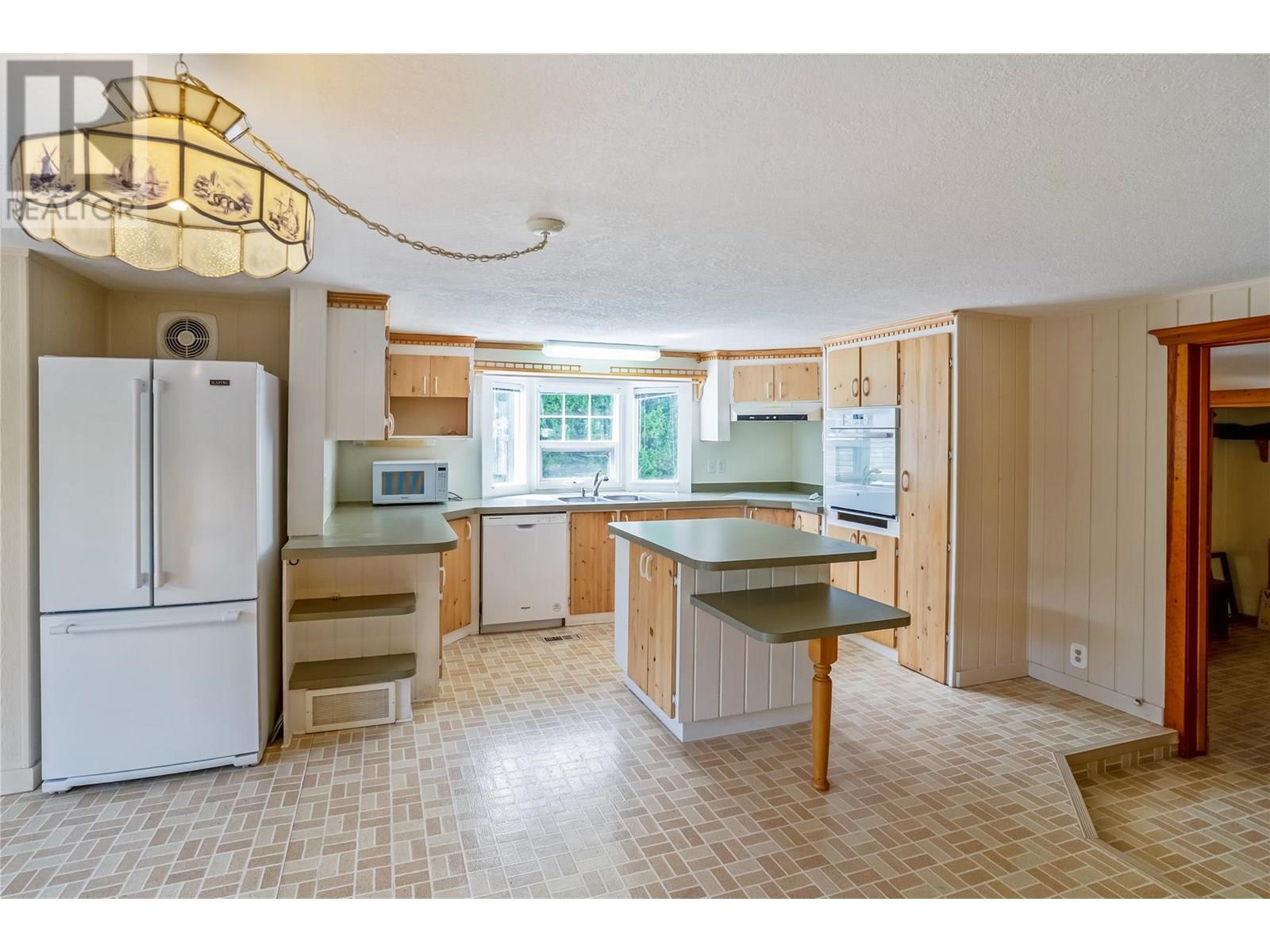 6641 Gibbs Road, Vernon, British Columbia  V1B 3T2 - Photo 17 - 10351754