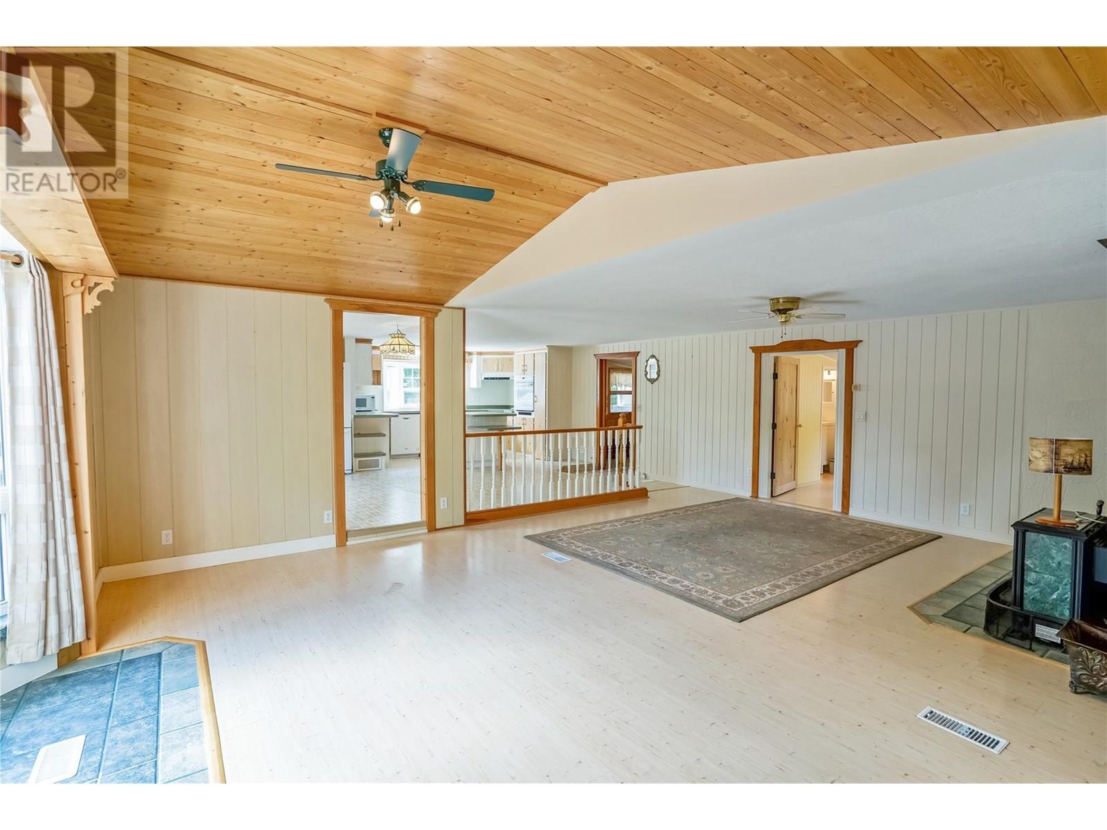 6641 Gibbs Road, Vernon, British Columbia  V1B 3T2 - Photo 19 - 10351754