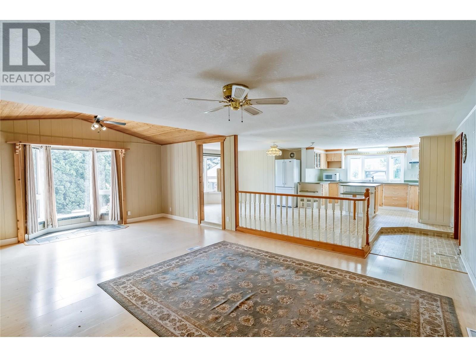6641 Gibbs Road, Vernon, British Columbia  V1B 3T2 - Photo 21 - 10351754