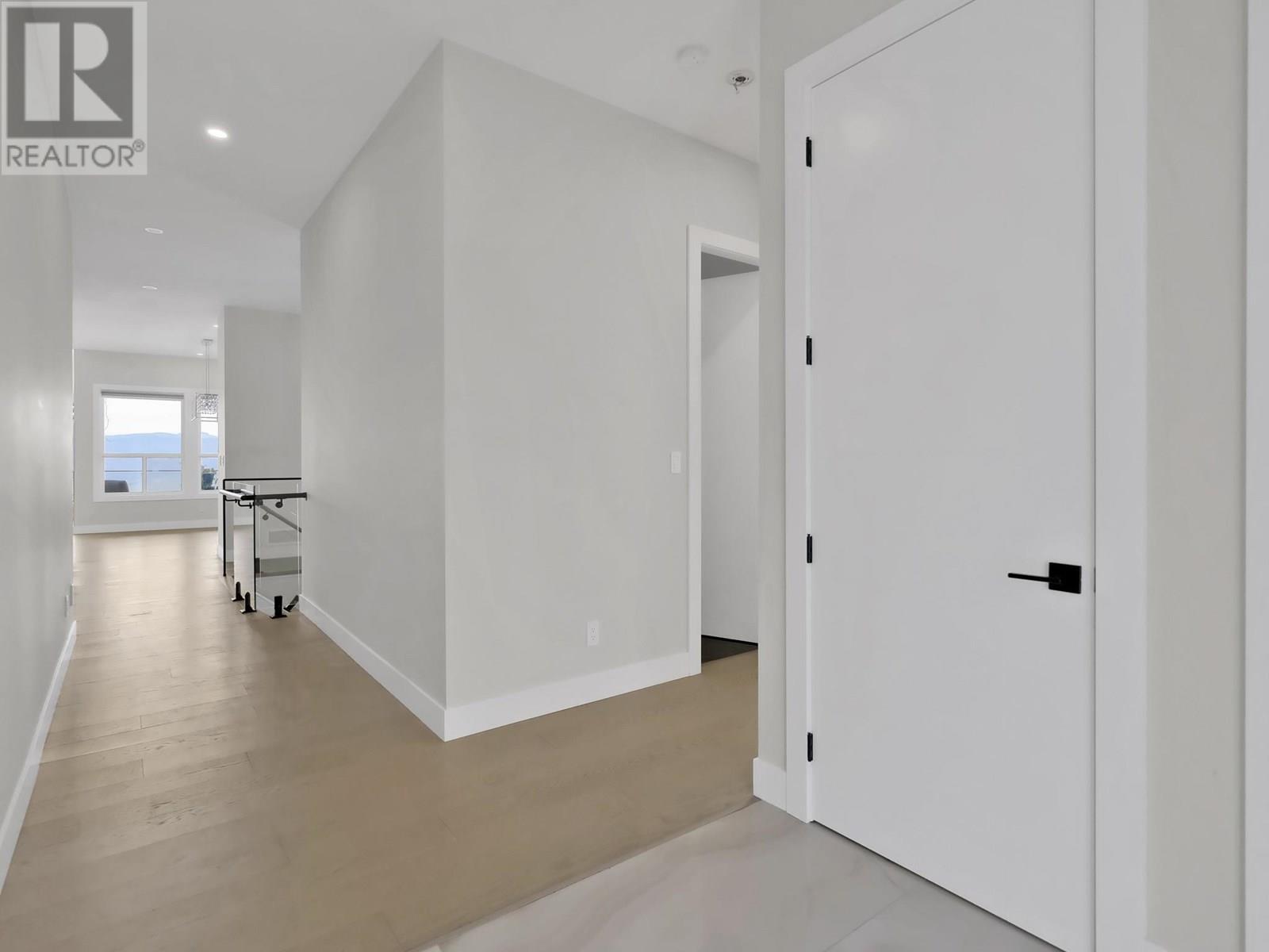 2264 Lavetta Drive, Kelowna, British Columbia  V1P 1V1 - Photo 3 - 10352215