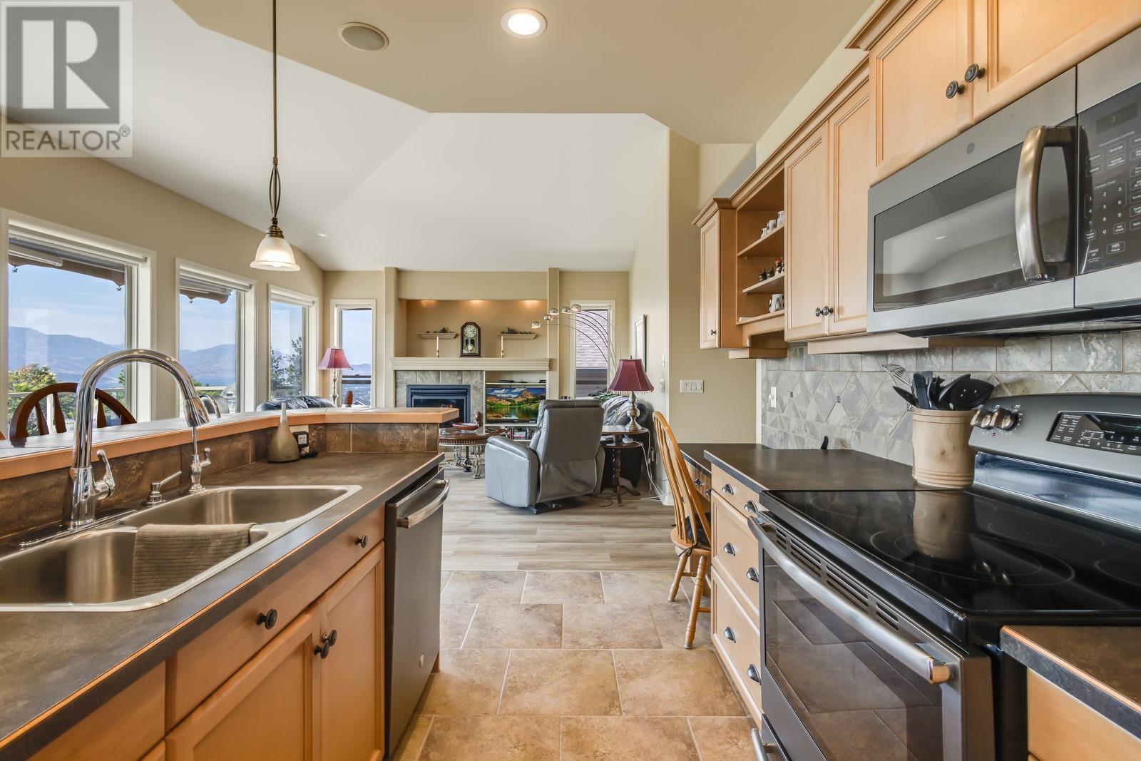 5046 South Ridge Drive, Kelowna, British Columbia  V1W 4W7 - Photo 11 - 10350118