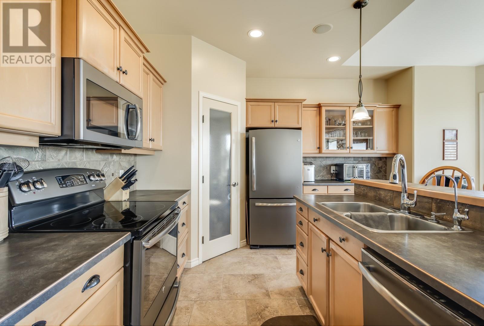 5046 South Ridge Drive, Kelowna, British Columbia  V1W 4W7 - Photo 13 - 10350118