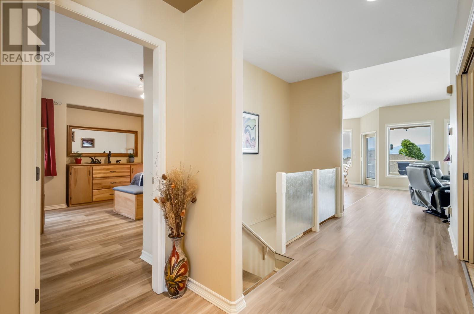 5046 South Ridge Drive, Kelowna, British Columbia  V1W 4W7 - Photo 24 - 10350118