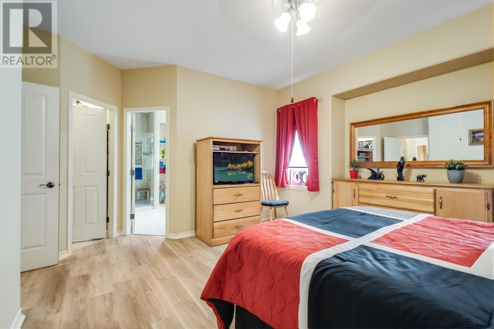 5046 South Ridge Drive, Kelowna, British Columbia  V1W 4W7 - Photo 28 - 10350118