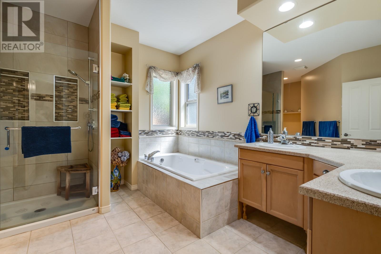 5046 South Ridge Drive, Kelowna, British Columbia  V1W 4W7 - Photo 31 - 10350118