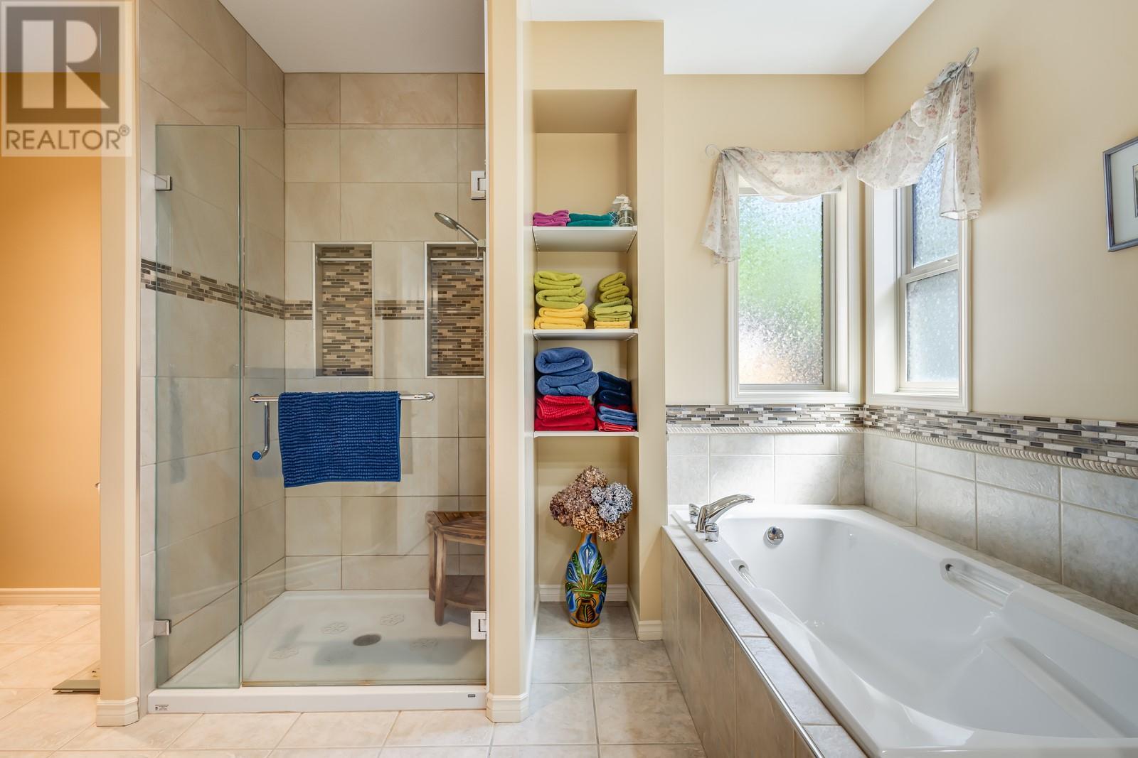 5046 South Ridge Drive, Kelowna, British Columbia  V1W 4W7 - Photo 34 - 10350118