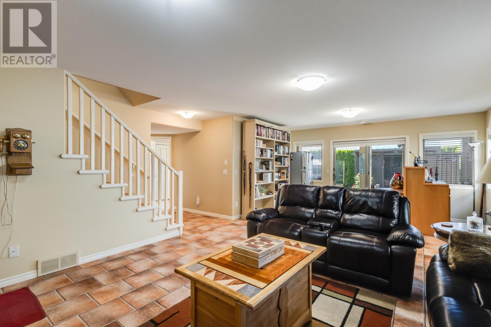 5046 South Ridge Drive, Kelowna, British Columbia  V1W 4W7 - Photo 38 - 10350118