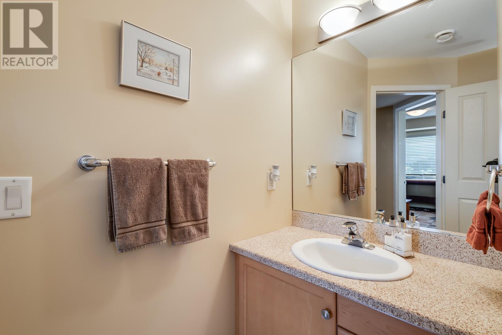 5046 South Ridge Drive, Kelowna, British Columbia  V1W 4W7 - Photo 44 - 10350118