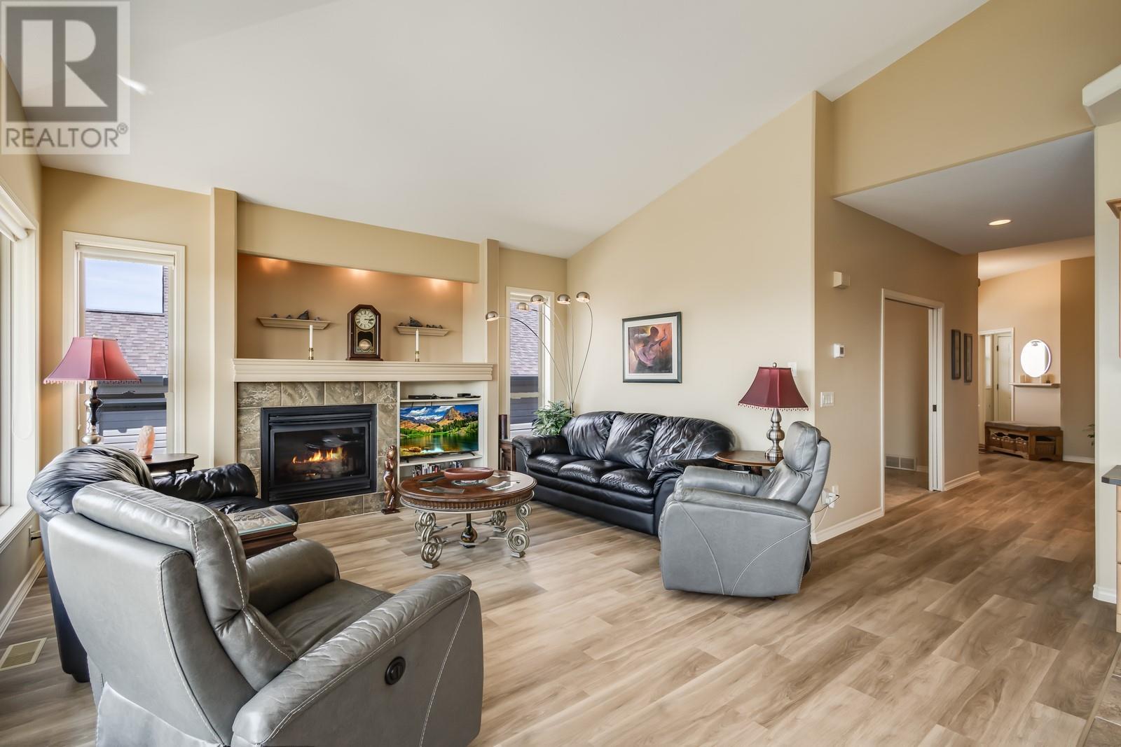 5046 South Ridge Drive, Kelowna, British Columbia  V1W 4W7 - Photo 5 - 10350118
