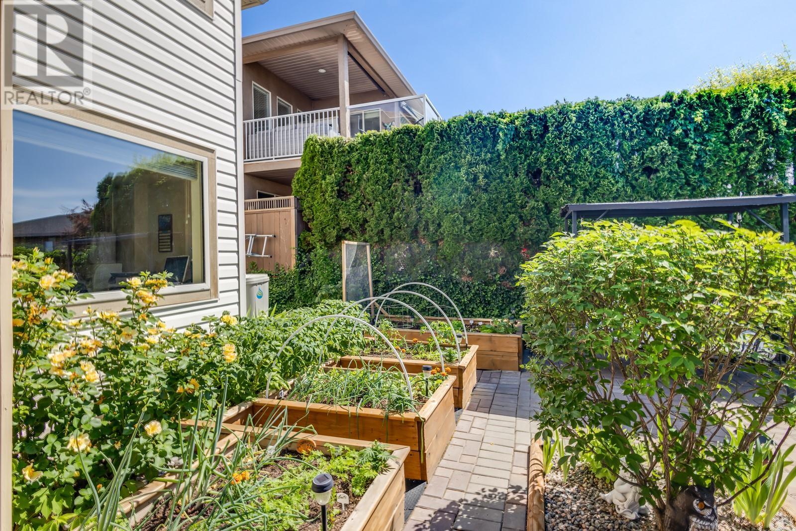 5046 South Ridge Drive, Kelowna, British Columbia  V1W 4W7 - Photo 57 - 10350118