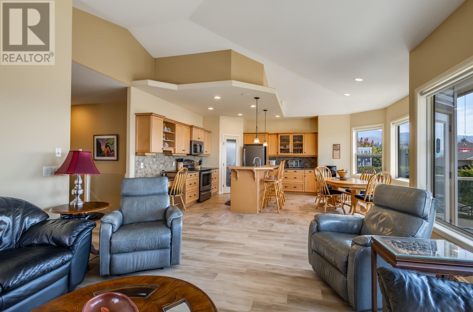 5046 South Ridge Drive, Kelowna, British Columbia  V1W 4W7 - Photo 7 - 10350118