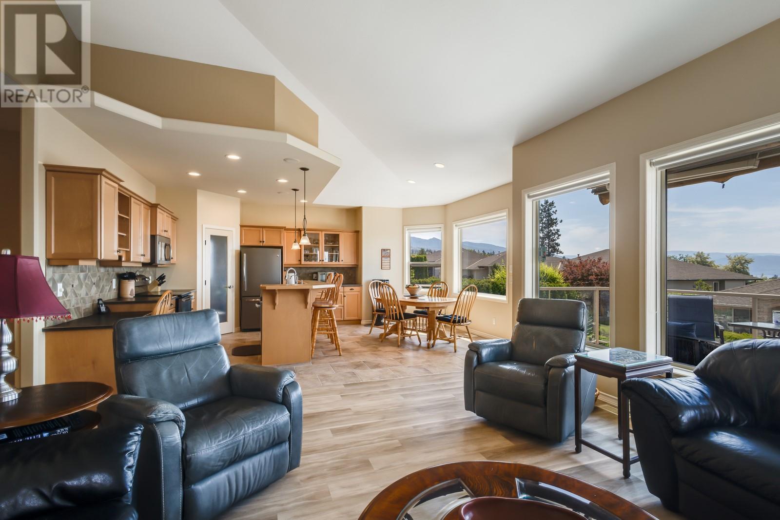 5046 South Ridge Drive, Kelowna, British Columbia  V1W 4W7 - Photo 8 - 10350118