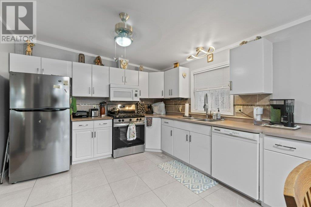 4660 73 Avenue Ne, Salmon Arm, British Columbia  V0E 1K0 - Photo 10 - 10351111