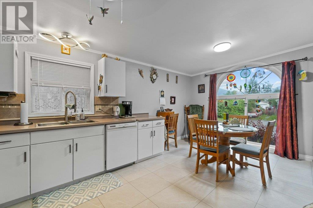4660 73 Avenue Ne, Salmon Arm, British Columbia  V0E 1K0 - Photo 12 - 10351111