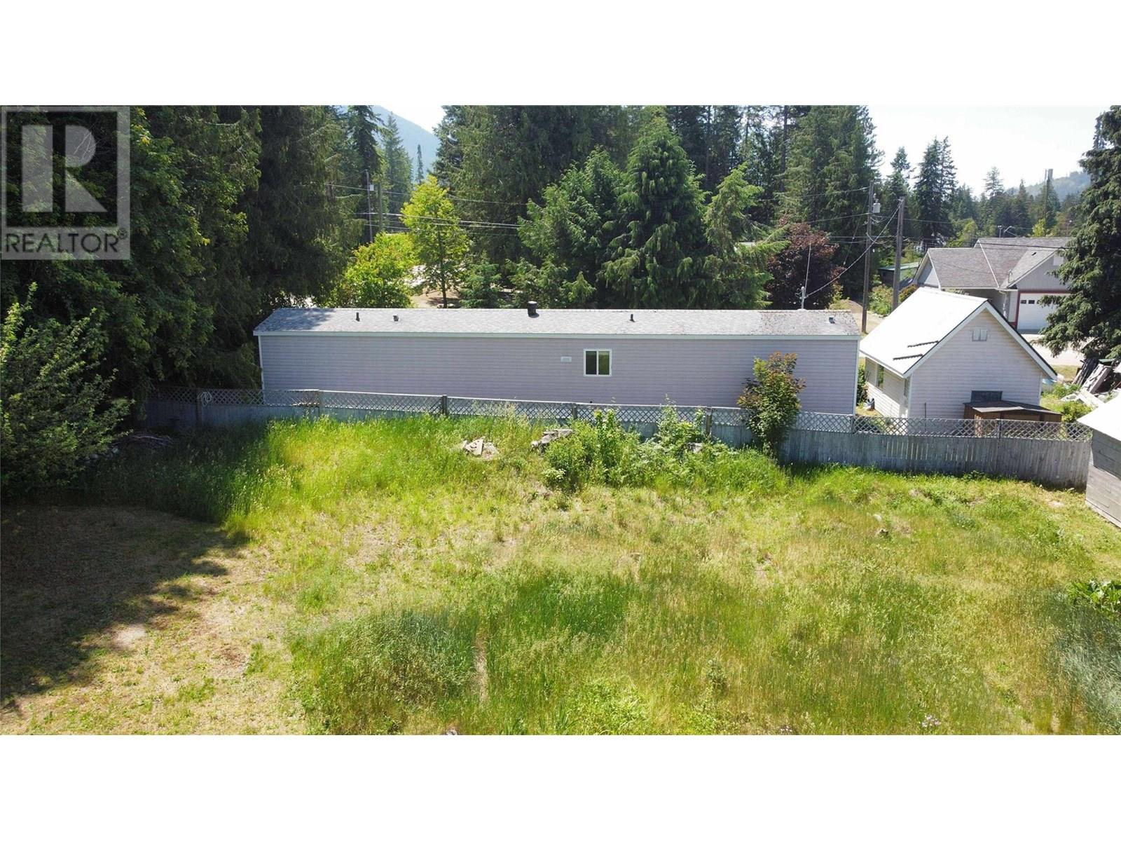 612 Fletcher Avenue, Slocan, British Columbia  V0G 2C0 - Photo 9 - 10351796