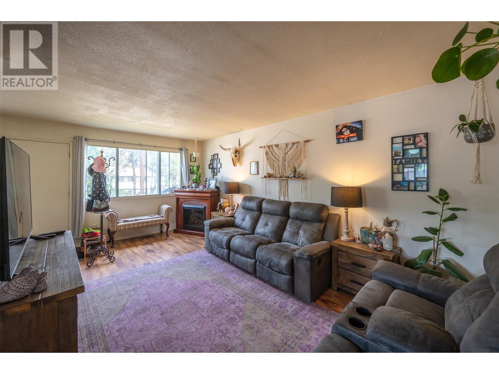 1486 Naish Drive, Penticton, British Columbia  V2A 6L5 - Photo 3 - 10350472