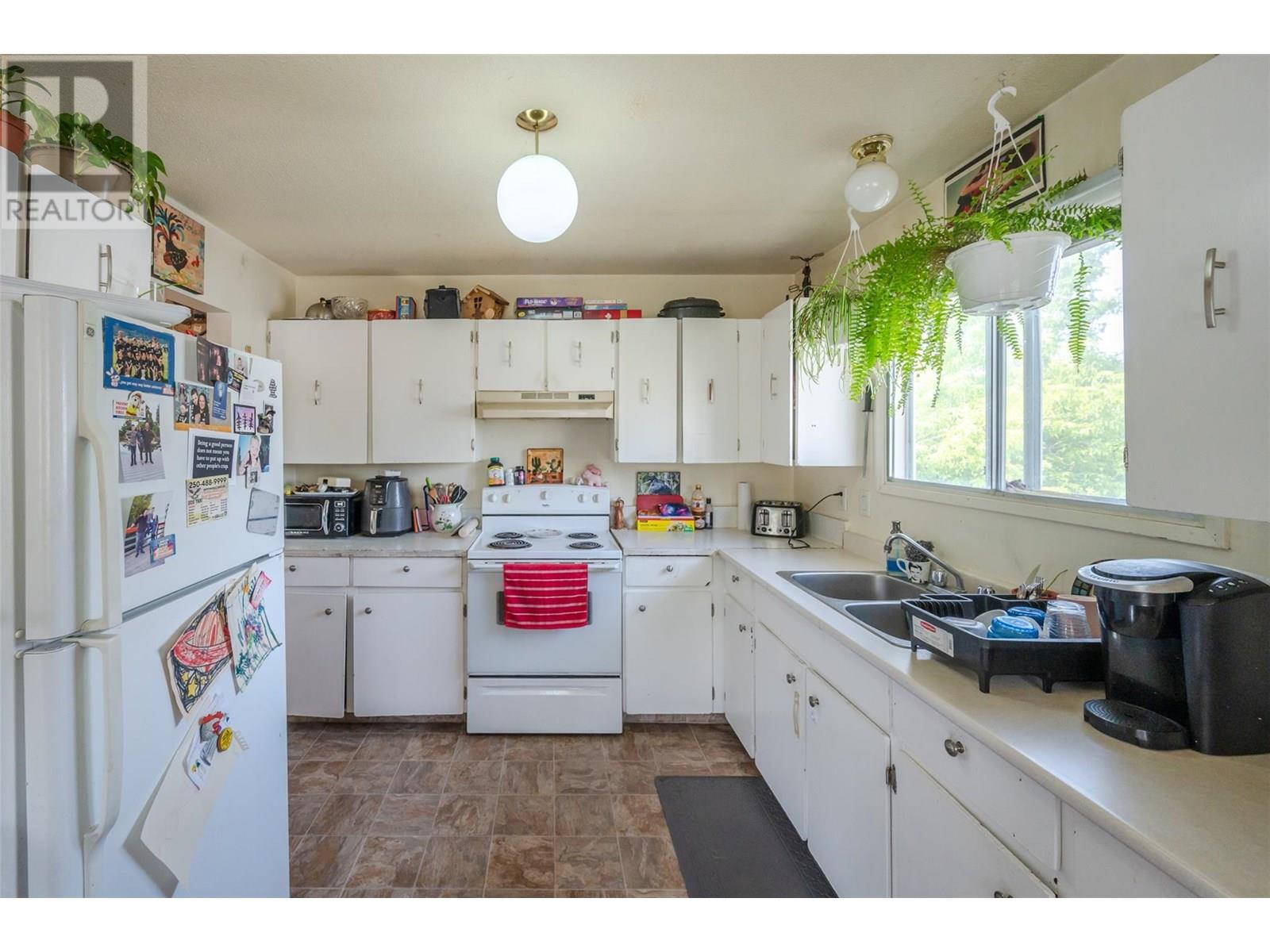 1486 Naish Drive, Penticton, British Columbia  V2A 6L5 - Photo 7 - 10350472