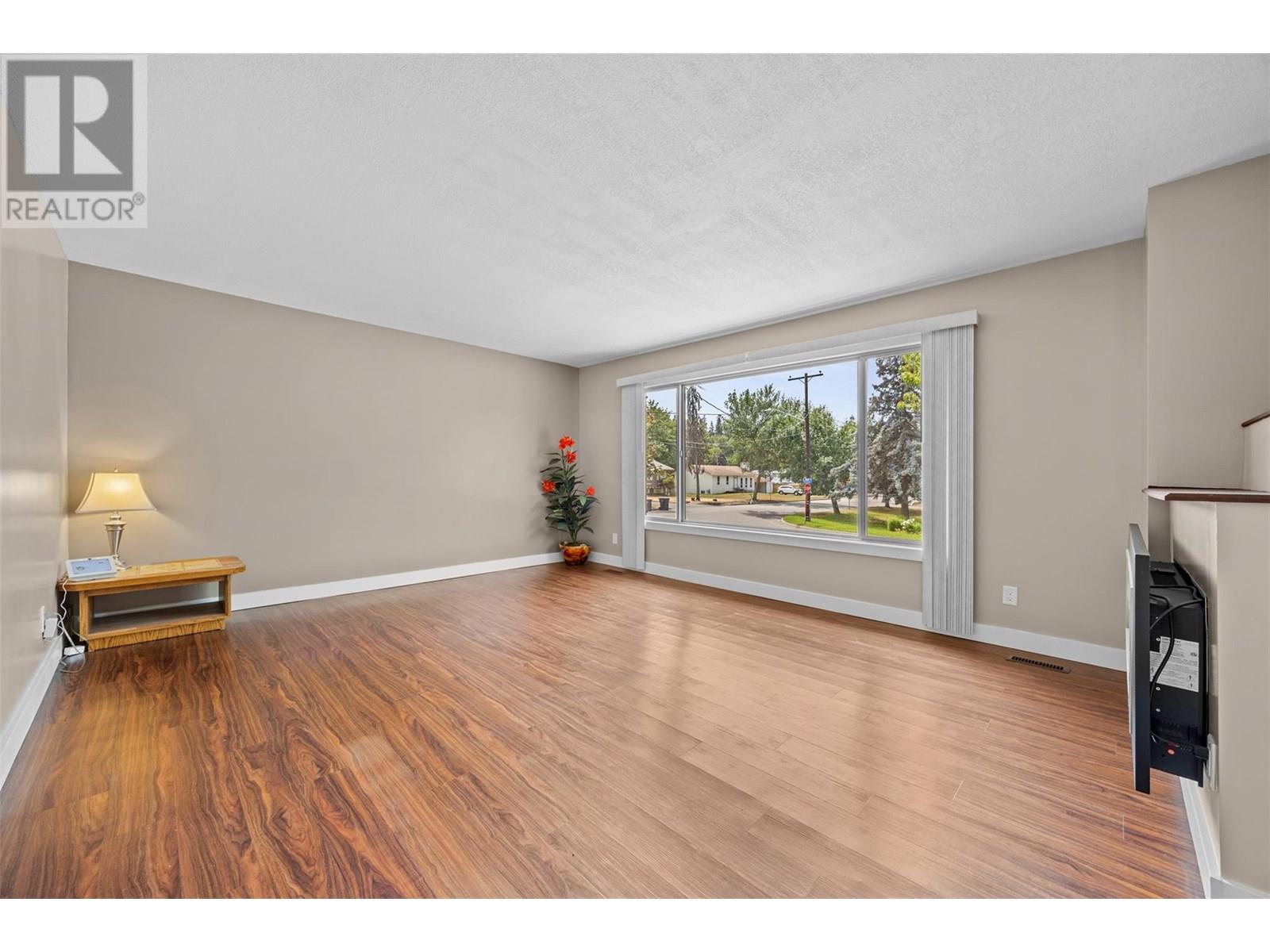 645 Mark Road, Kelowna, British Columbia  V1X 5G8 - Photo 8 - 10349745