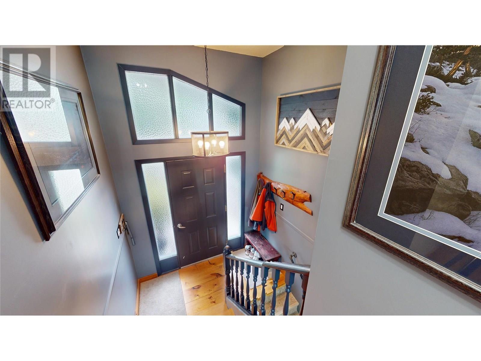 1324 14th Street S, Cranbrook, British Columbia  V1C 5E8 - Photo 3 - 10352204