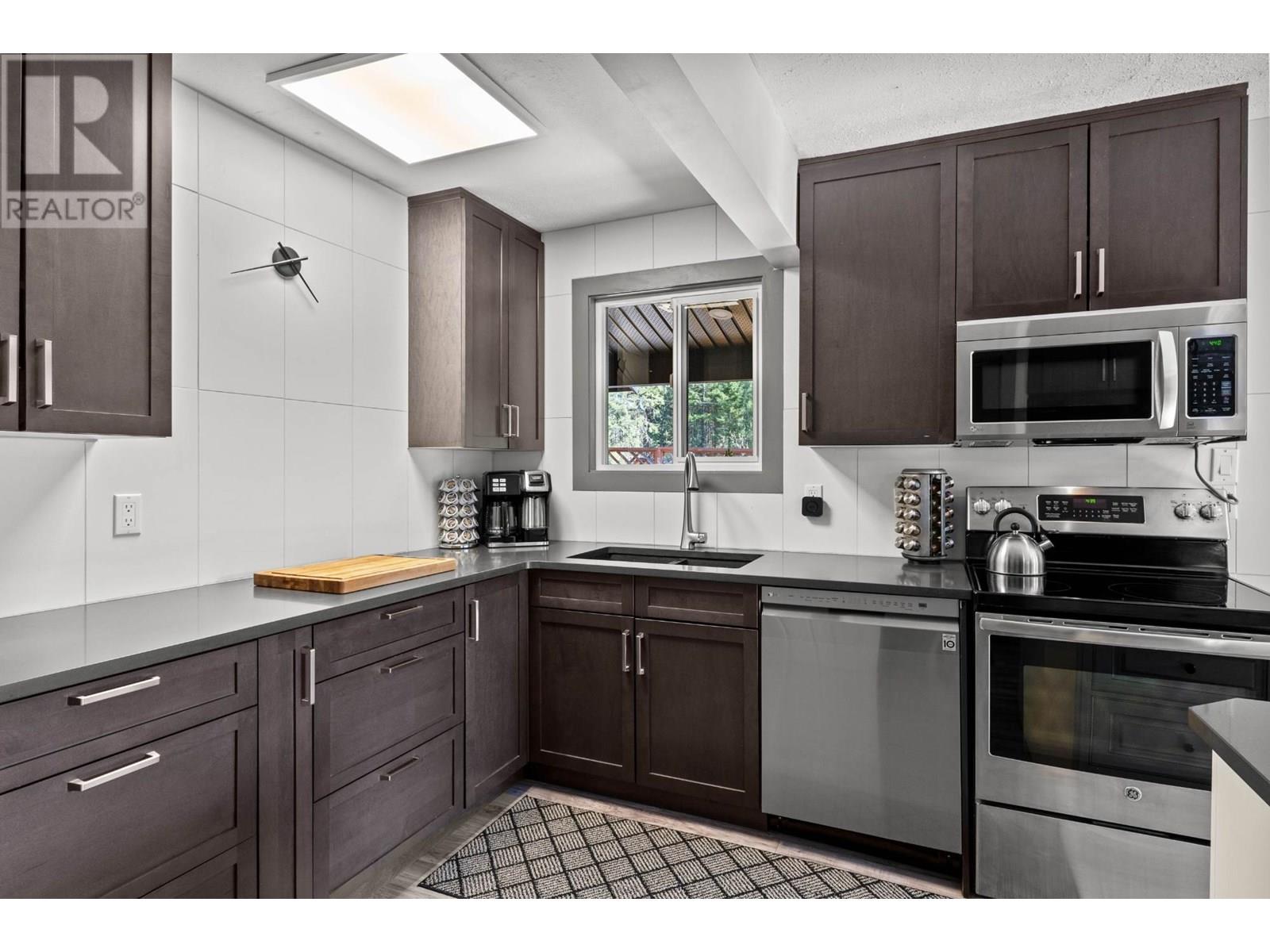 2486 Heffley-Louis Creek Road, Kamloops, British Columbia  V0E 1Z0 - Photo 15 - 10352144