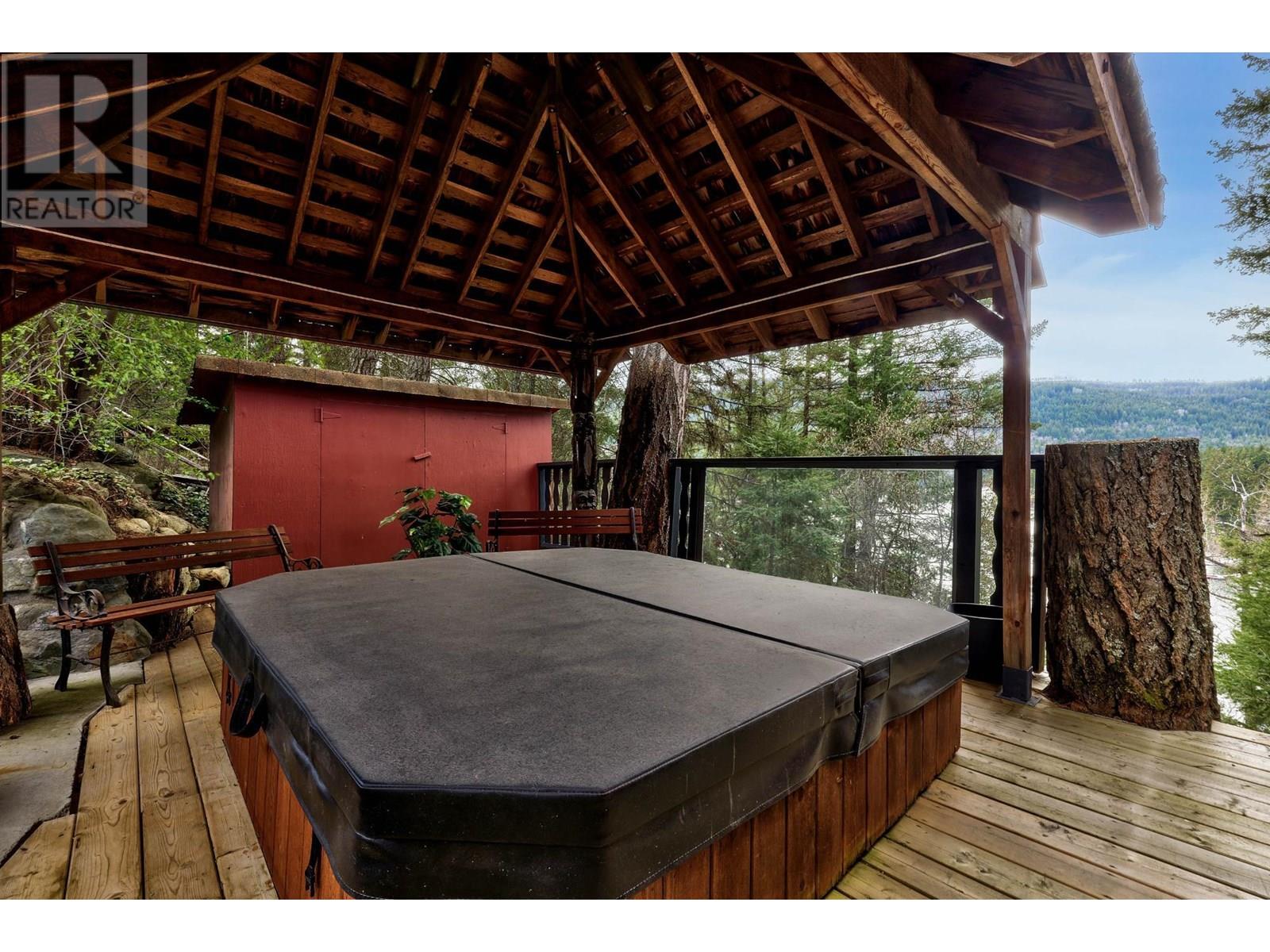 2486 Heffley-Louis Creek Road, Kamloops, British Columbia  V0E 1Z0 - Photo 18 - 10352144
