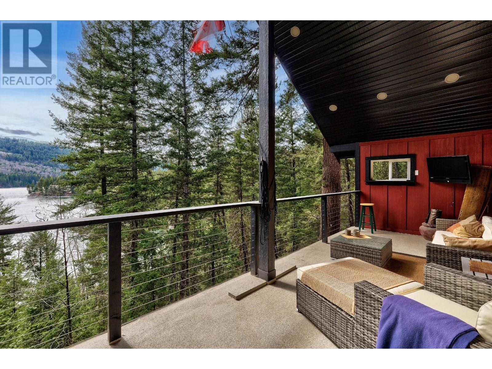 2486 Heffley-Louis Creek Road, Kamloops, British Columbia  V0E 1Z0 - Photo 5 - 10352144