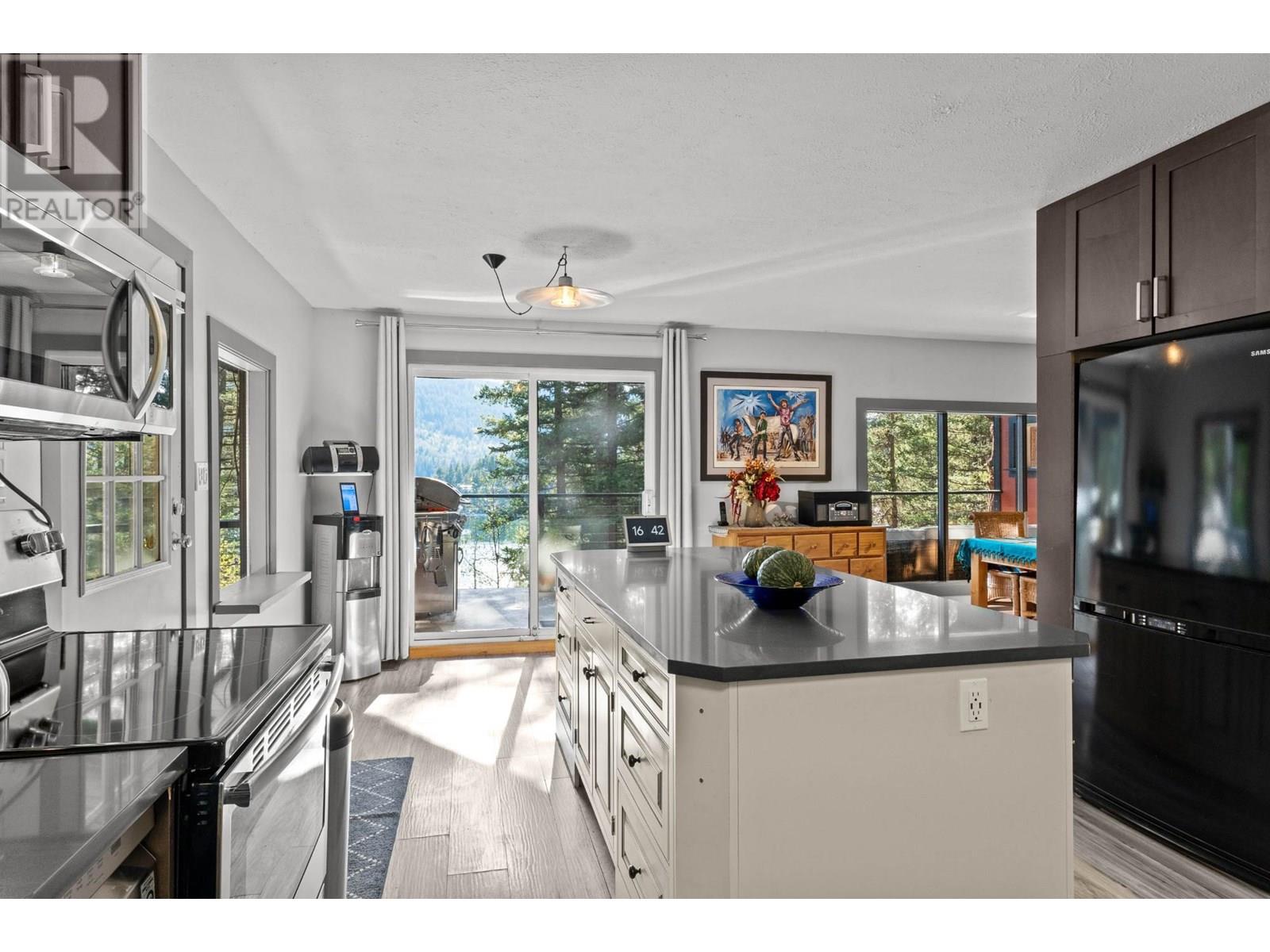 2486 Heffley-Louis Creek Road, Kamloops, British Columbia  V0E 1Z0 - Photo 8 - 10352144